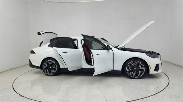 Used 2025 BMW i5 eDrive40i w/ M Sport Package image 68