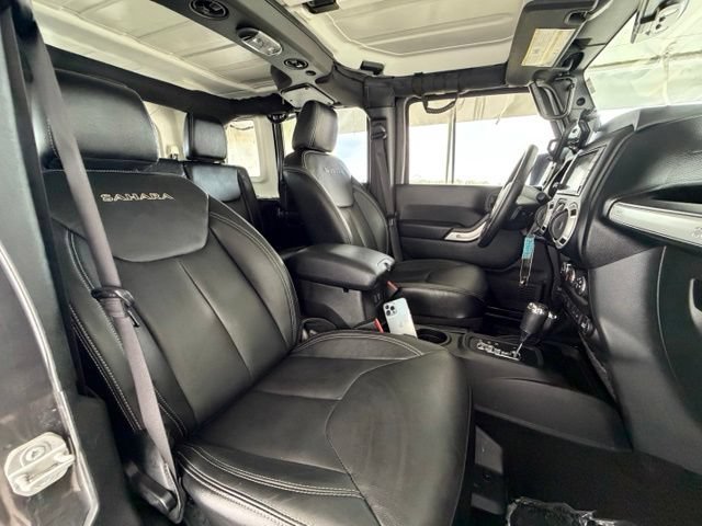 Used 2017 Jeep Wrangler Unlimited Sahara w/ Connectivity Group AWD/4WD image 25