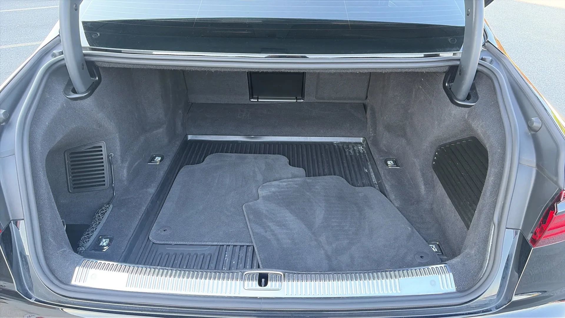 Used 2022 Audi A8 L 3.0T w/ Executive Package AWD/4WD image 68