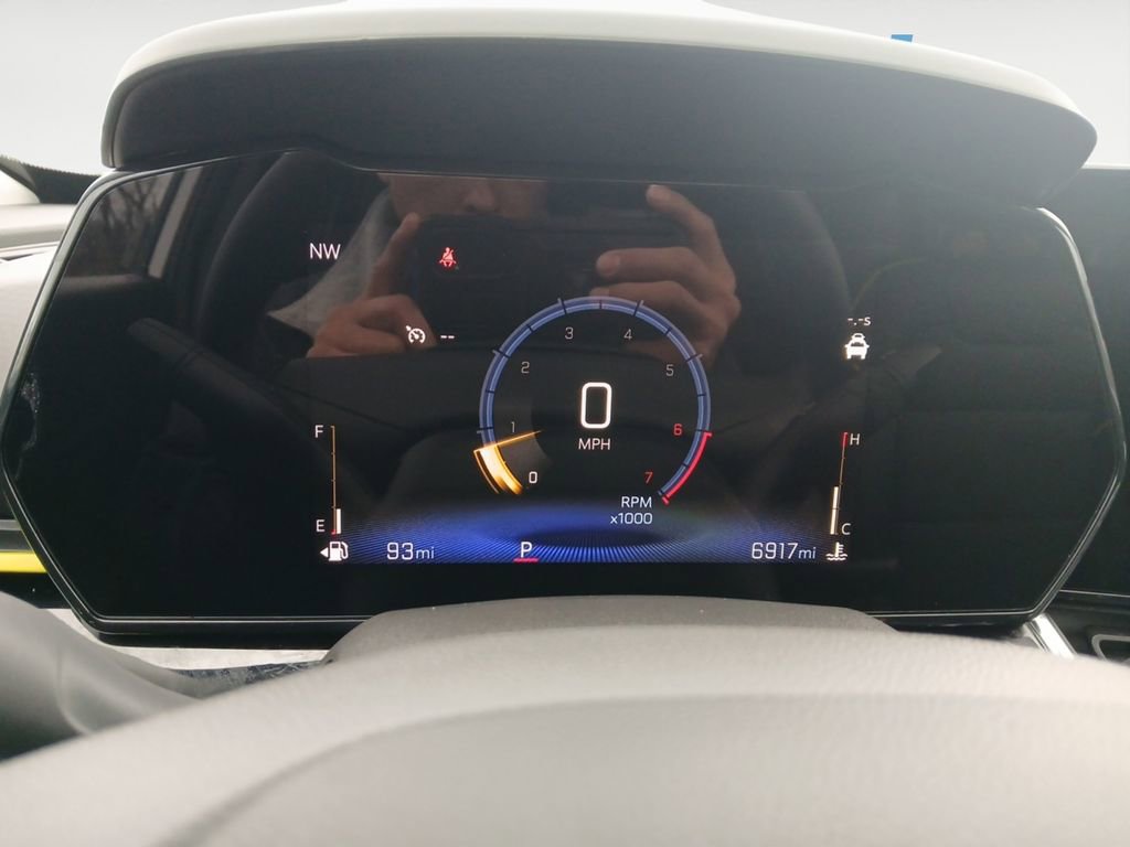 Used 2025 Chevrolet Trax ACTIV w/ Driver Confidence Package image 18