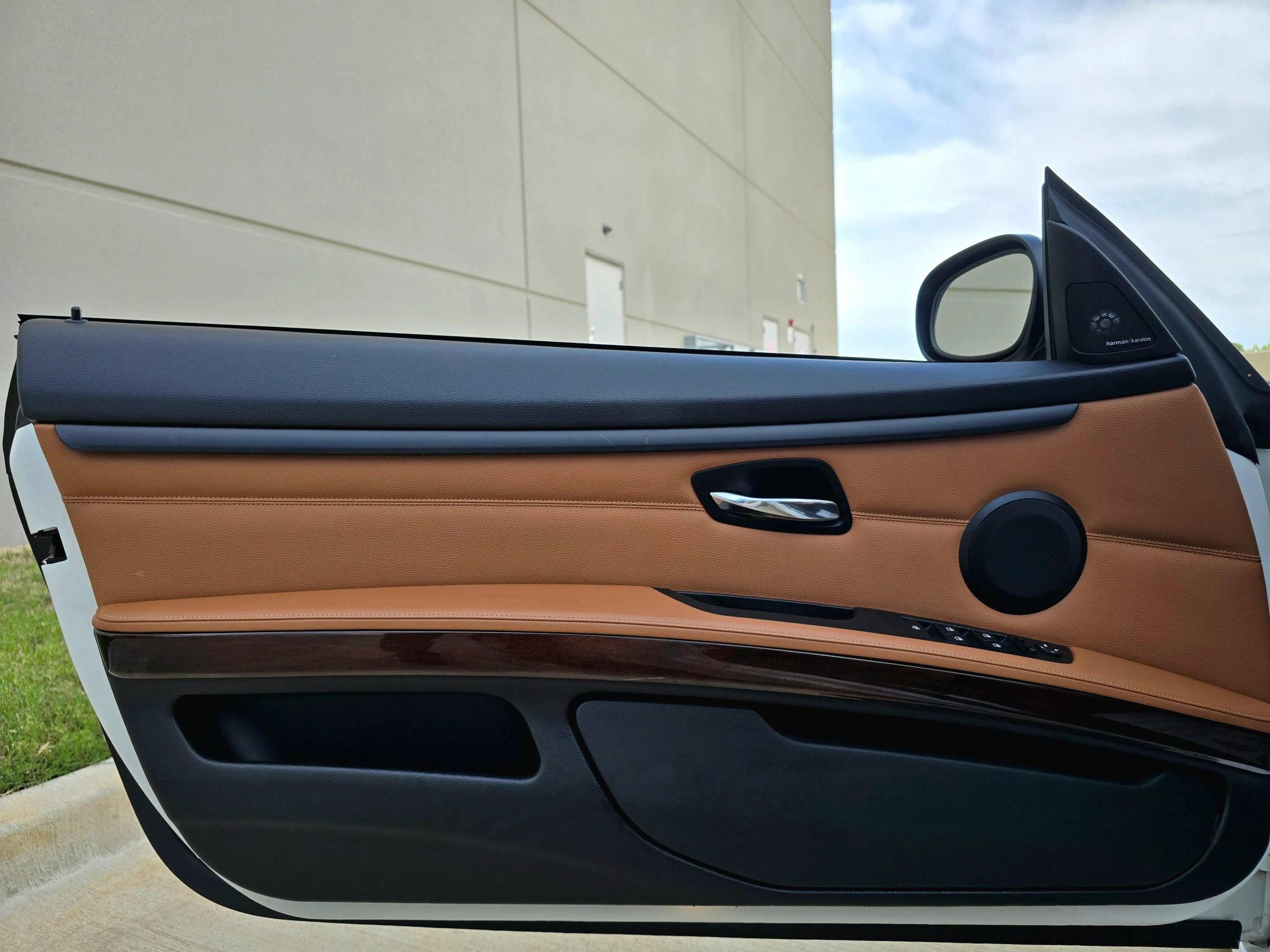Used 2013 BMW 335i Convertible RWD image 18