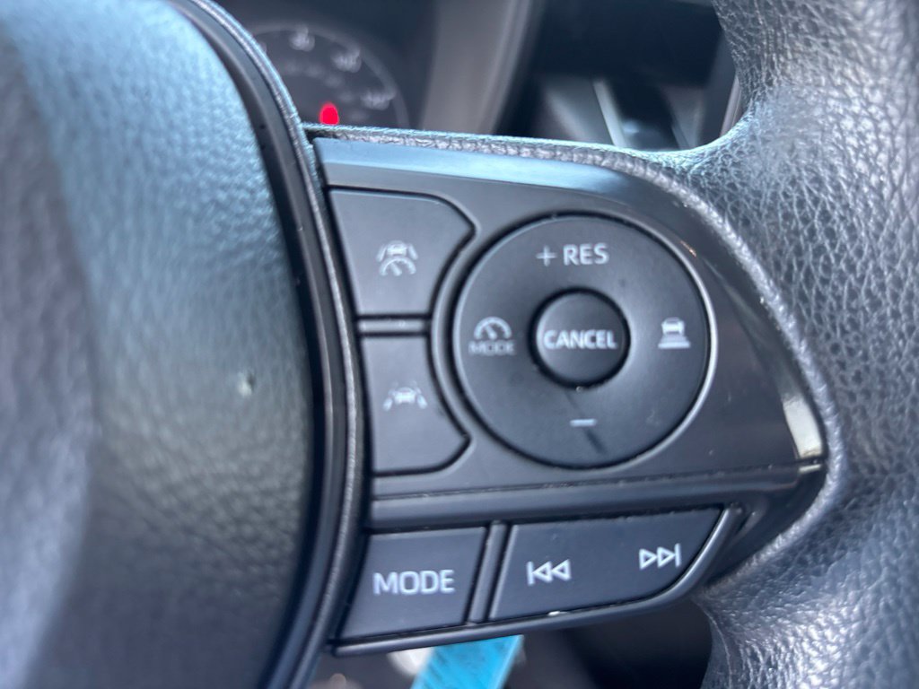 Used 2025 Toyota Corolla LE FWD image 18