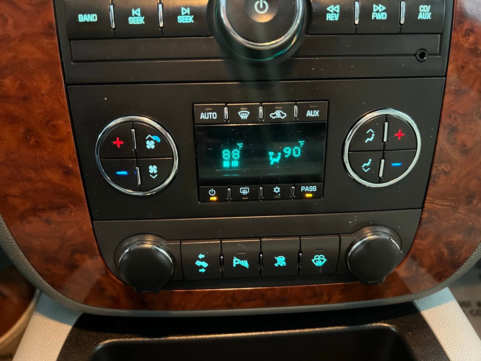 Used 2007 Chevrolet Tahoe LTZ w/ LTZ Preferred Equipment Group image 40