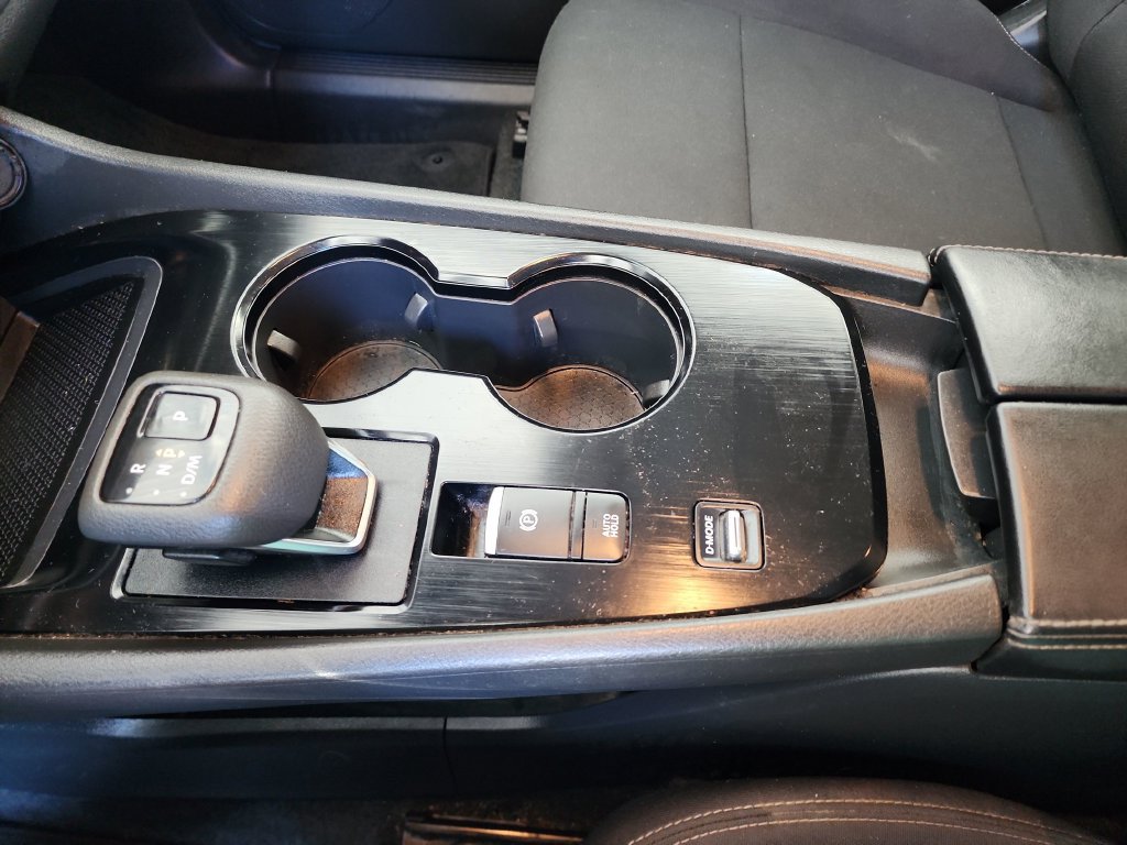 Used 2023 Nissan Rogue S FWD image 30