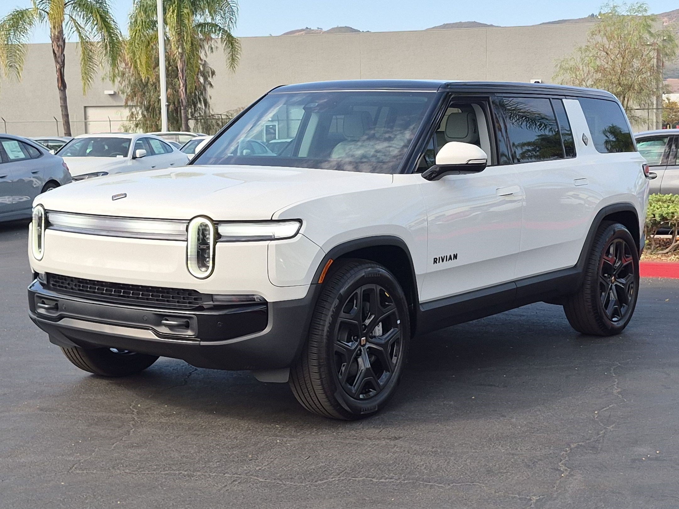 Used 2026 Rivian R1S Adventure AWD/4WD image 5