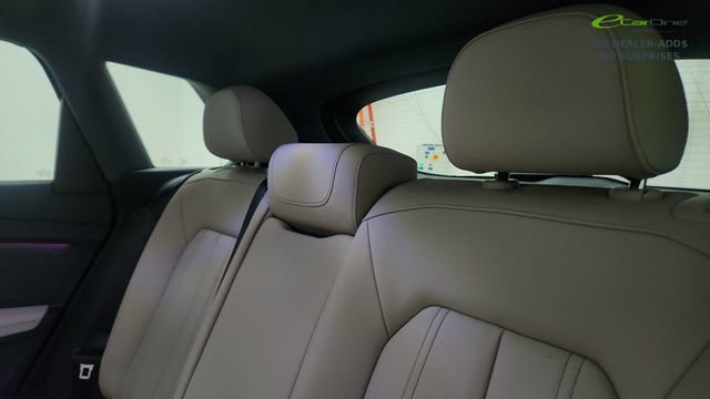 Used 2024 Audi Q4 e-tron Prestige AWD/4WD image 32