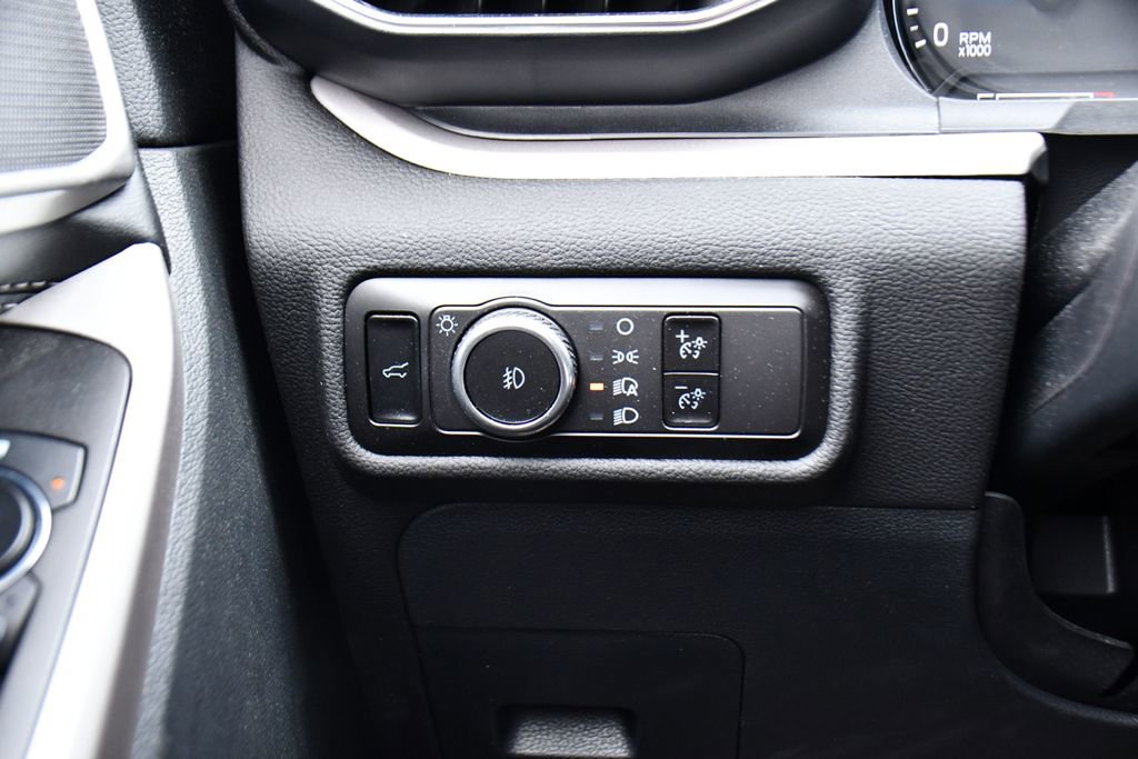 Used 2023 Ford Explorer XLT w/ Equipment Group 202A image 31