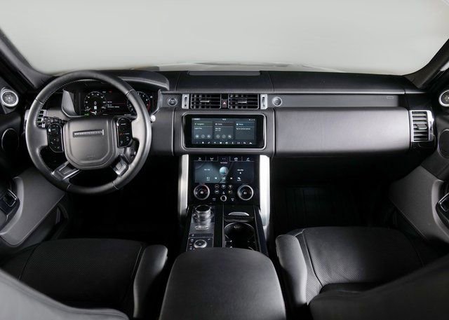 Used 2020 Land Rover Range Rover HSE image 4