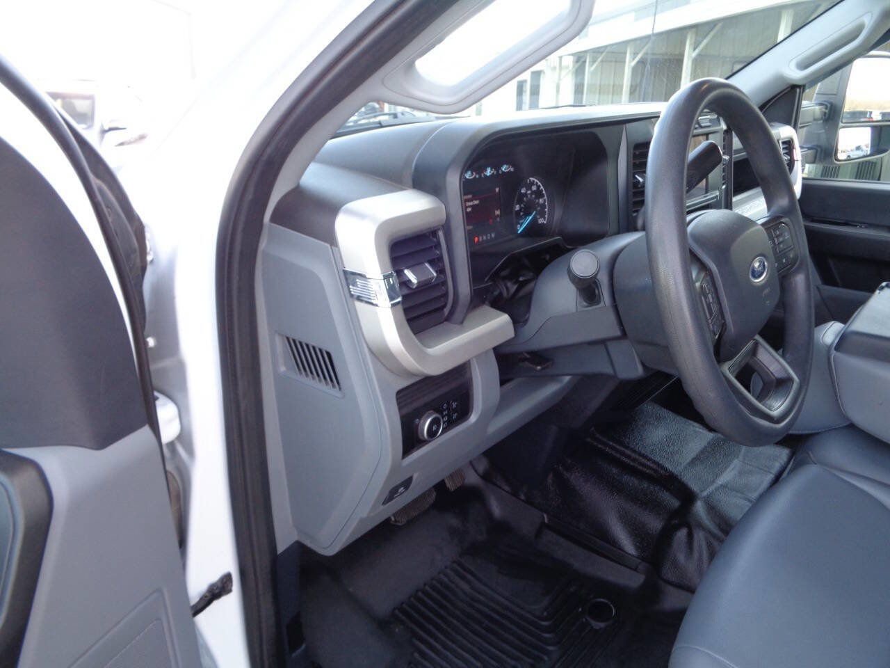 Used 2024 Ford F350 XL w/ XL Chrome Package image 48