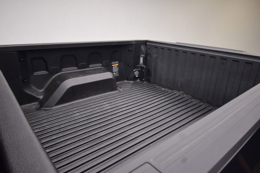 Used 2022 Chevrolet Silverado 1500 LT AWD/4WD image 29