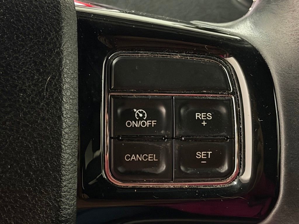 Used 2016 Dodge Grand Caravan SE image 30