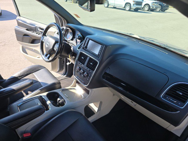 Used 2020 Dodge Grand Caravan SXT image 44