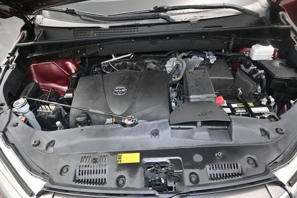 Used 2019 Toyota Highlander XLE AWD/4WD image 27