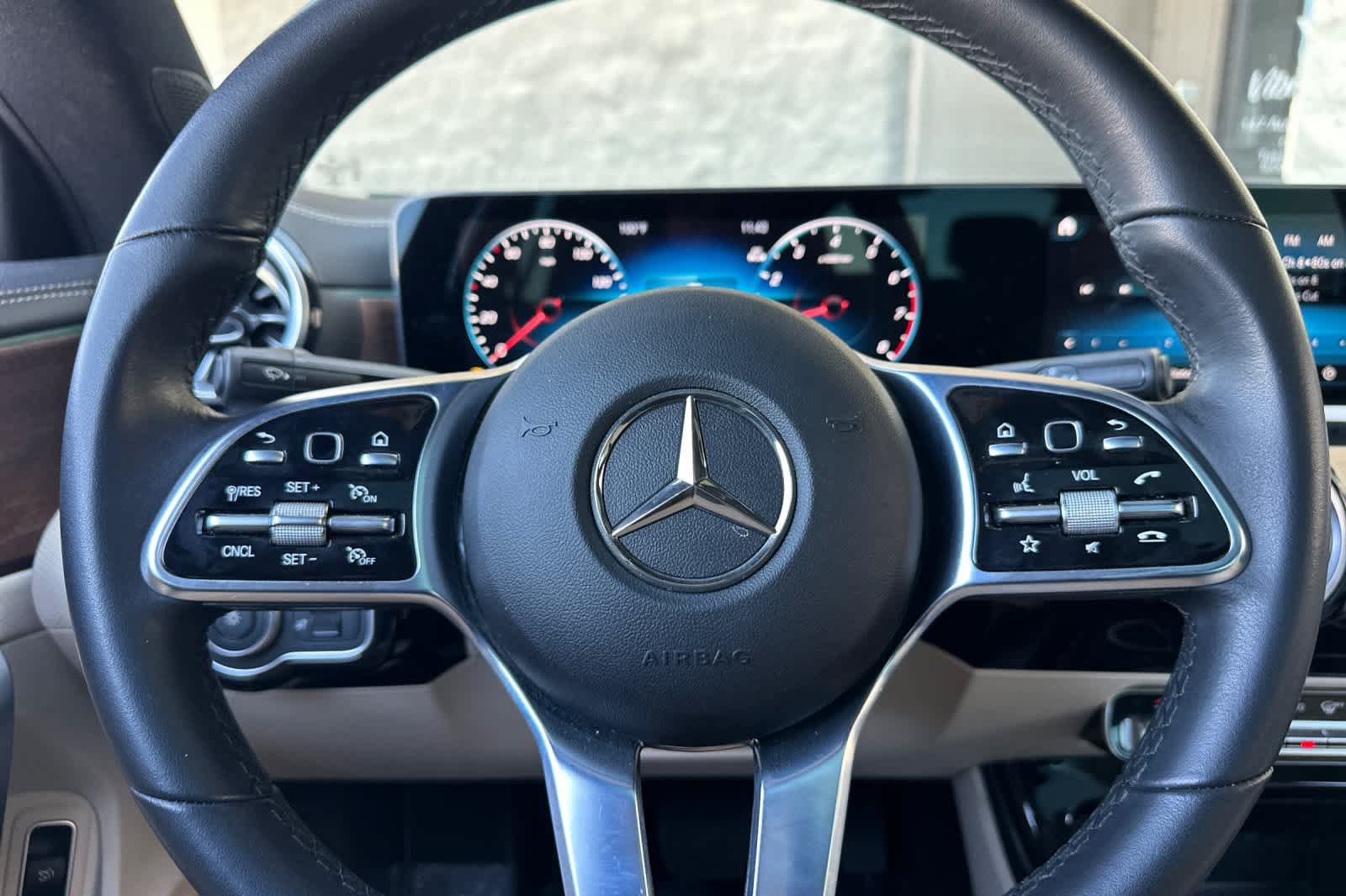 Used 2023 Mercedes-Benz CLA 250 image 21