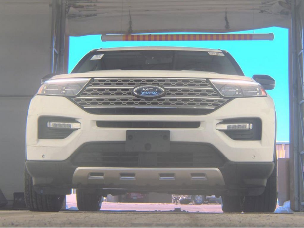 Used 2022 Ford Explorer Limited w/ Limited Technology Package image 3