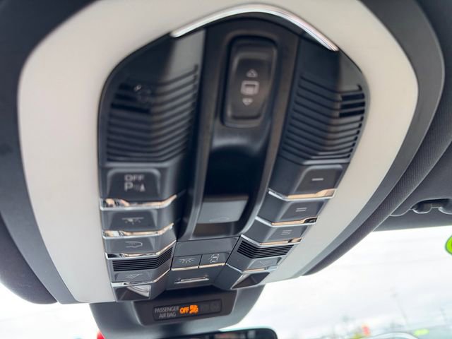 Used 2022 Porsche Macan image 30