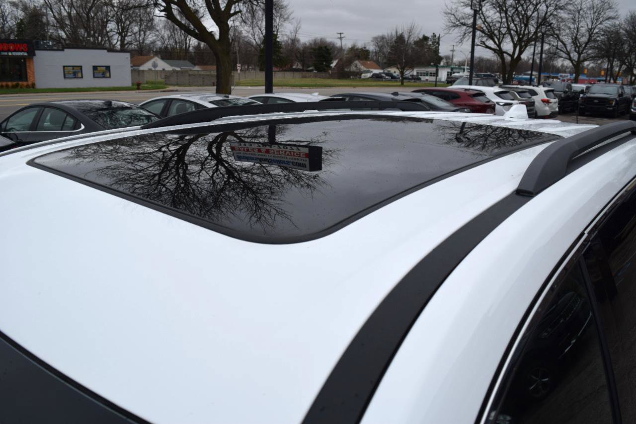 Used 2025 GMC Acadia Elevation w/ Elevation Premium Package image 11