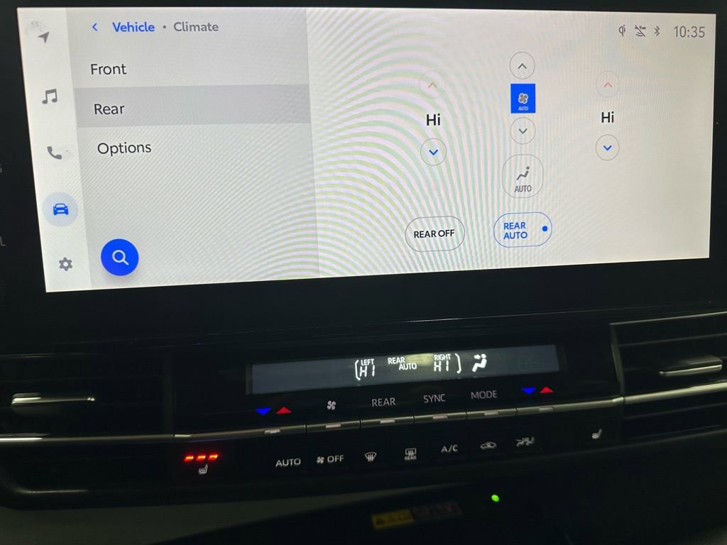 Used 2025 Toyota Sienna XLE image 32