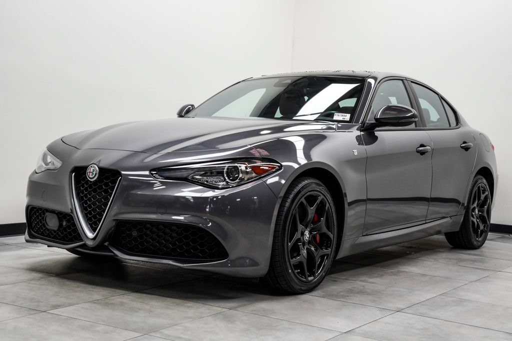 Used 2023 Alfa Romeo Giulia Ti AWD/4WD image 8