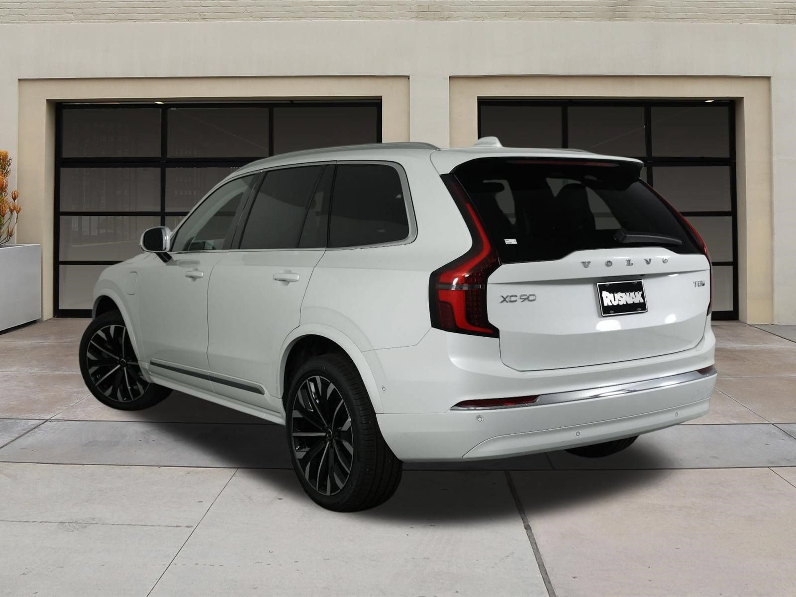 New 2026 Volvo XC90 T8 Plus w/ Protection Package AWD/4WD image 3
