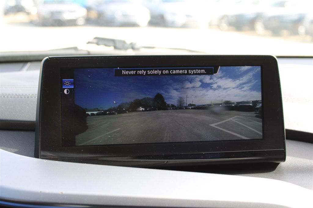 Used 2015 BMW i8 image 24