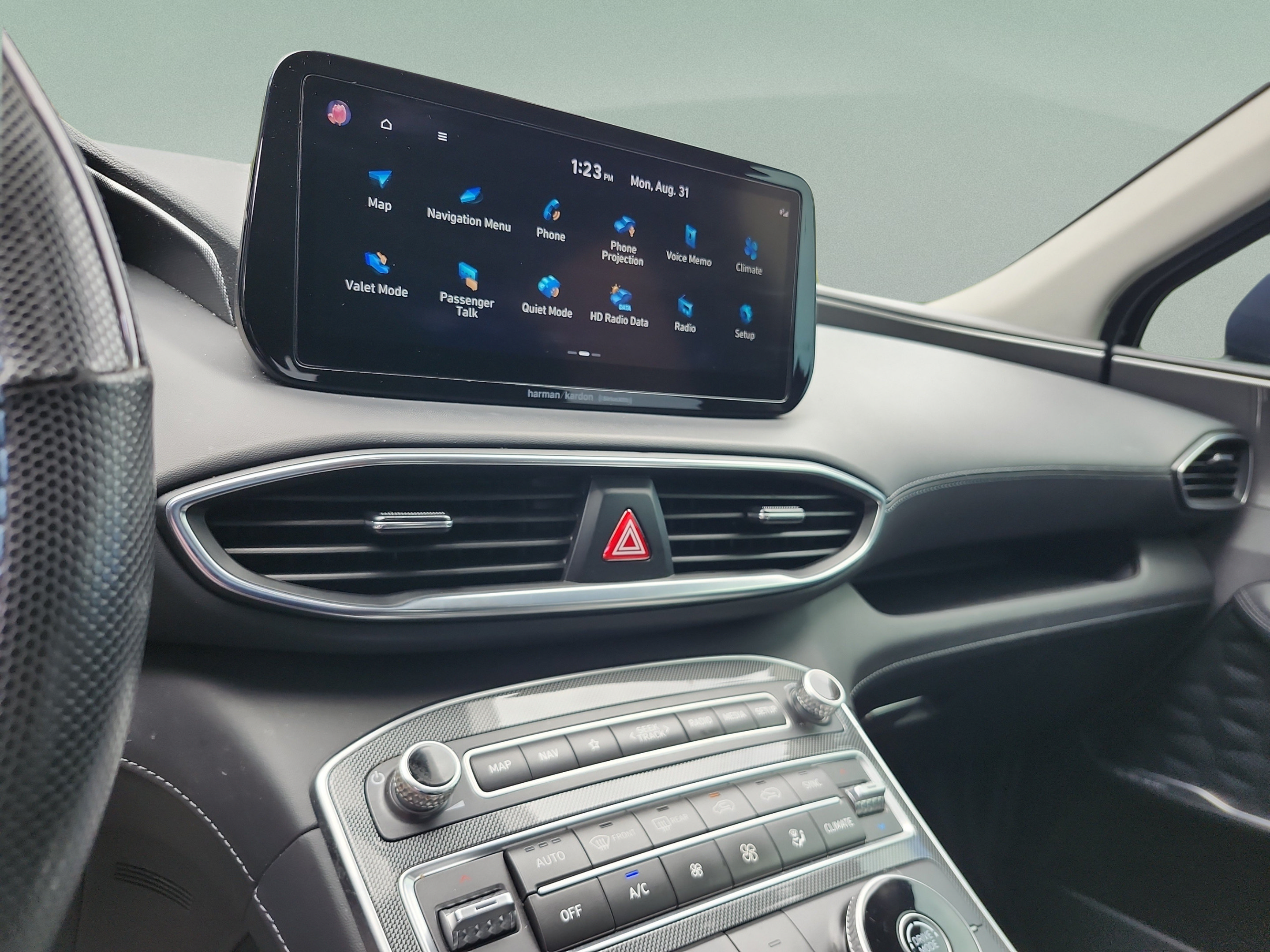 Certified 2022 Hyundai Santa Fe SEL w/ Convenience + Premium Package FWD image 10