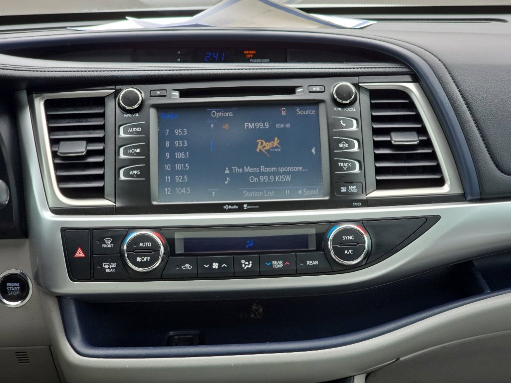 Used 2015 Toyota Highlander XLE AWD/4WD image 26