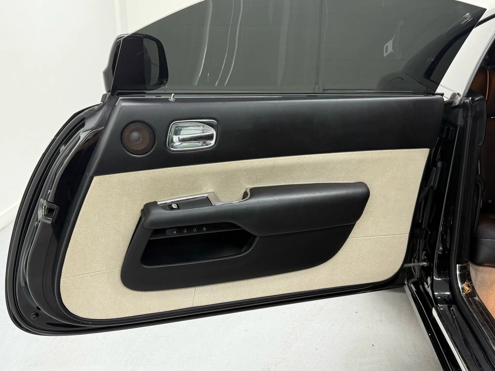 Used 2014 Rolls-Royce Wraith image 25