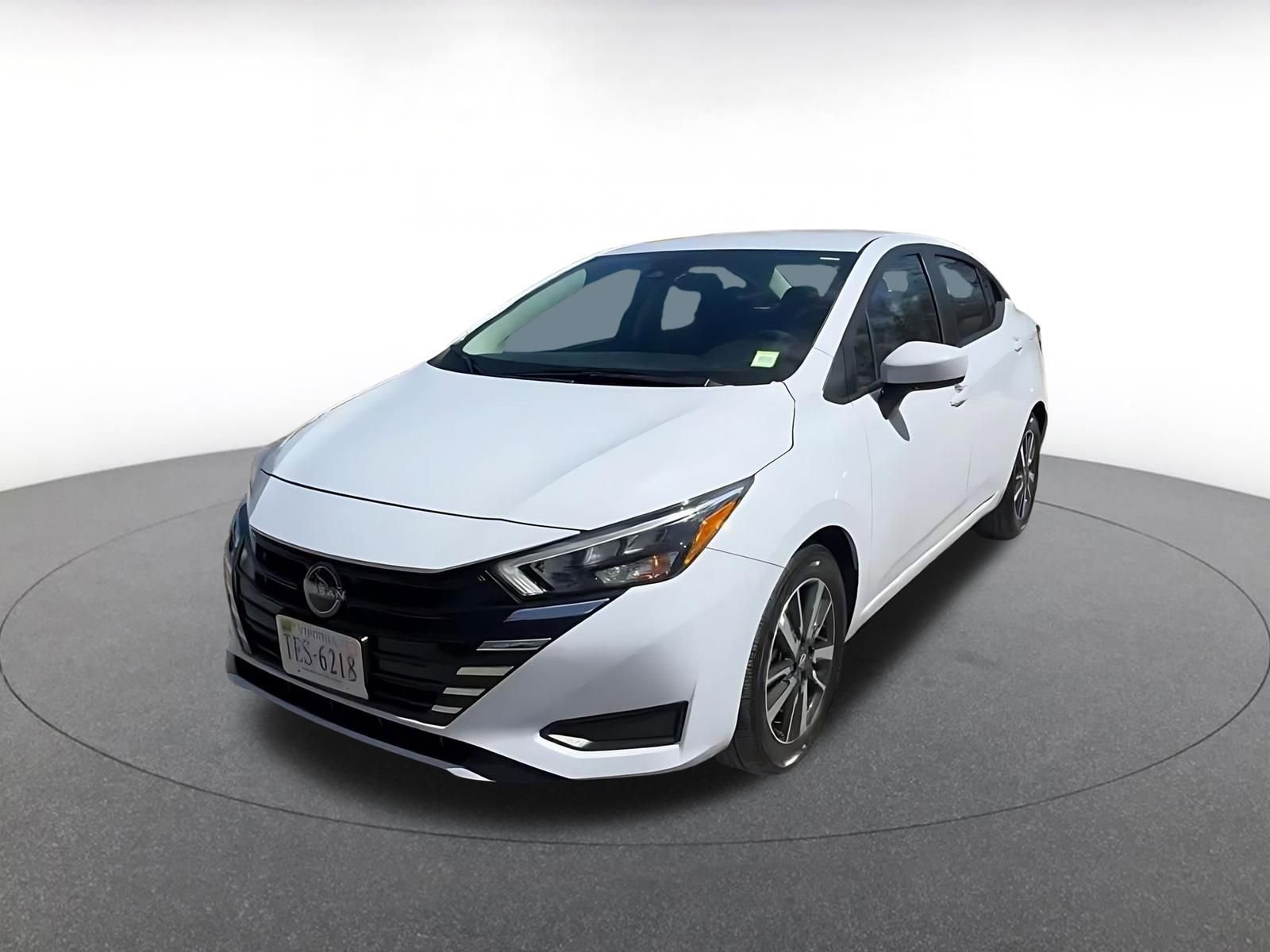 Used 2025 Nissan Versa SV FWD image 7