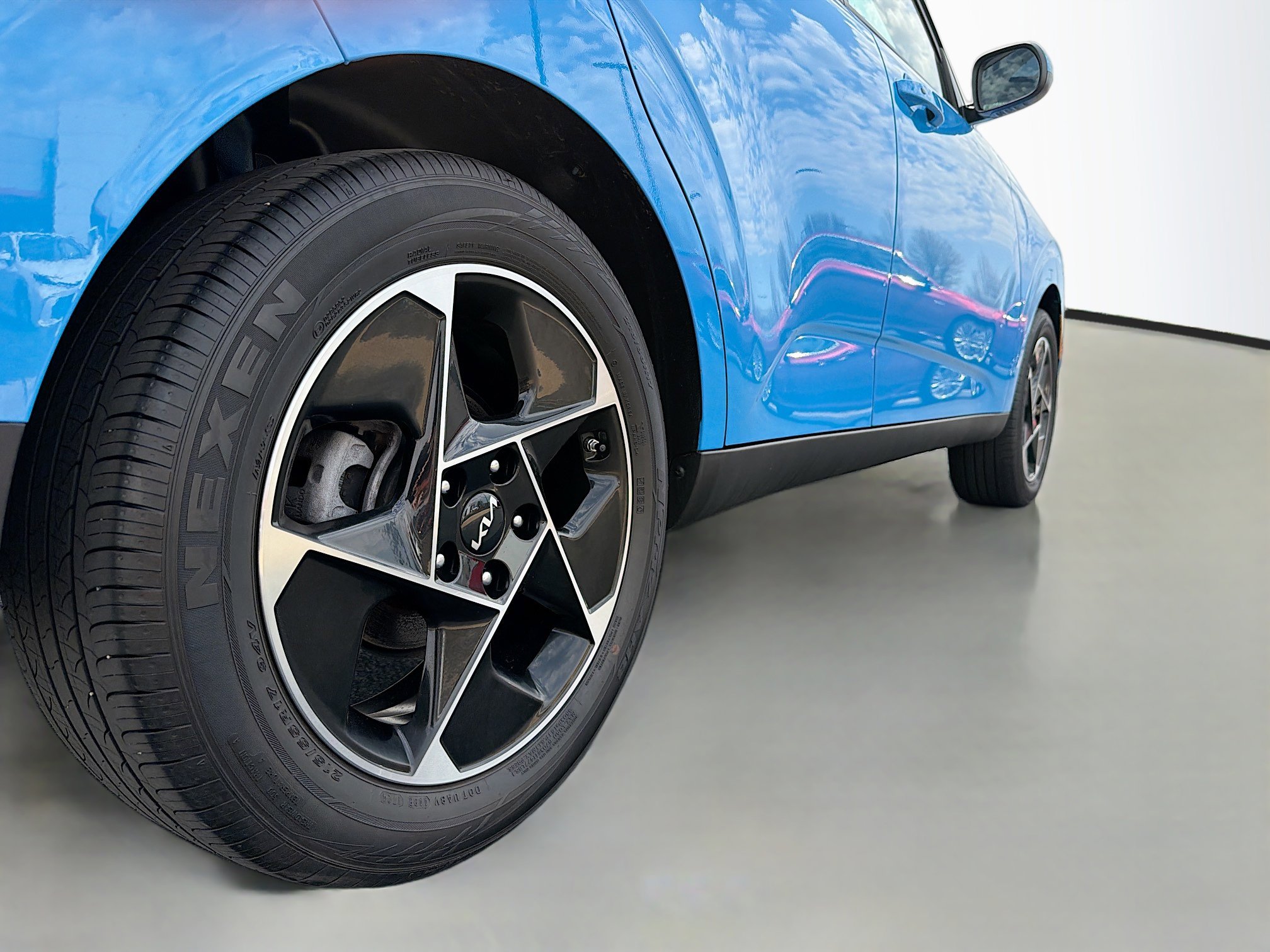 Used 2025 Kia Soul EX FWD image 14