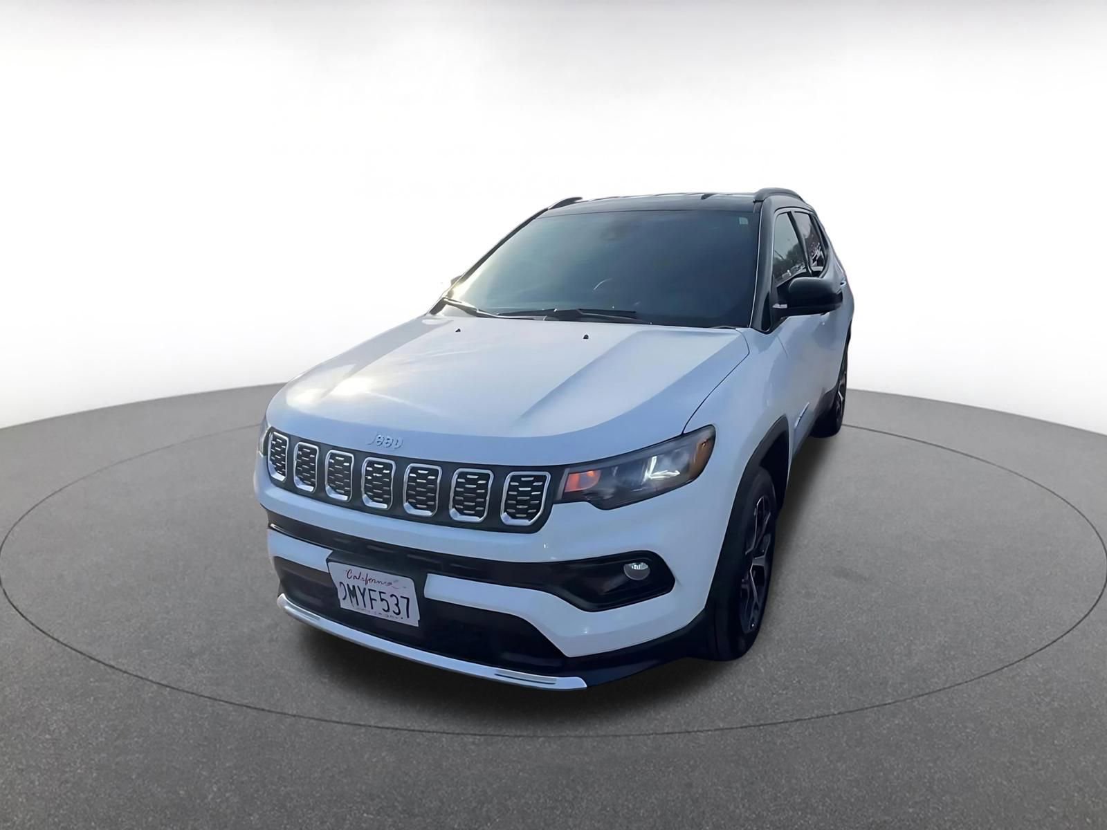 Used 2025 Jeep Compass Limited image 4