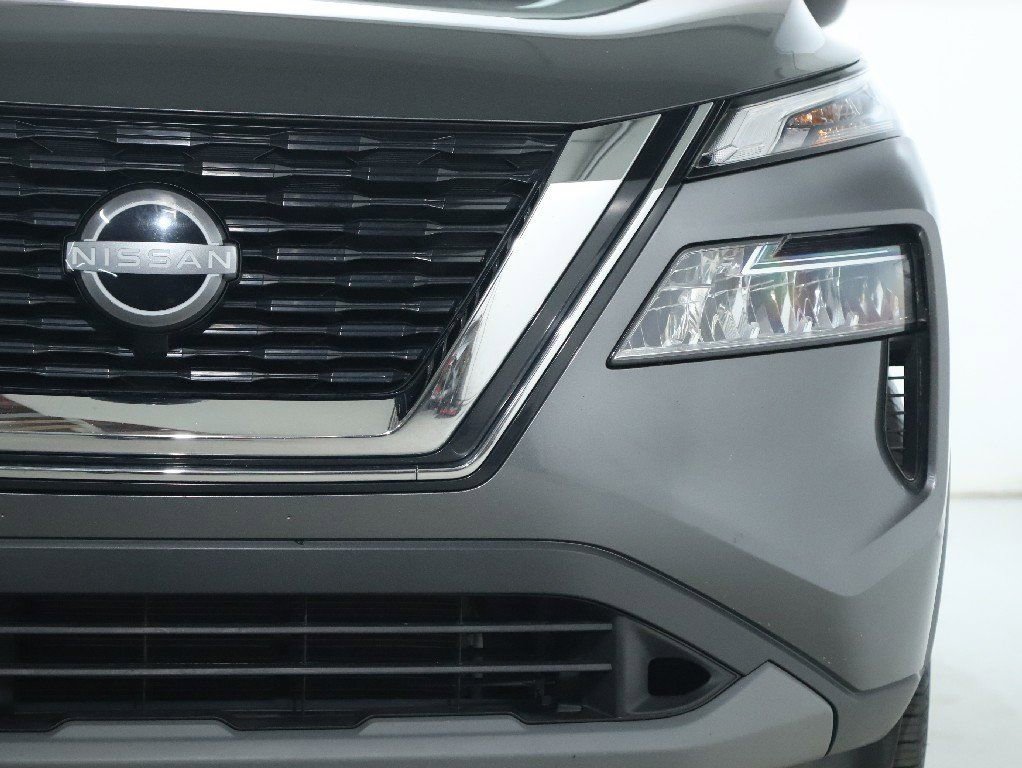 Used 2023 Nissan Rogue SV image 7