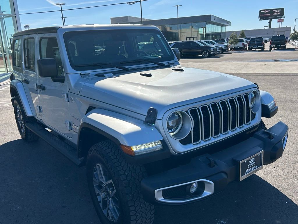 Used 2024 Jeep Wrangler Sahara image 8