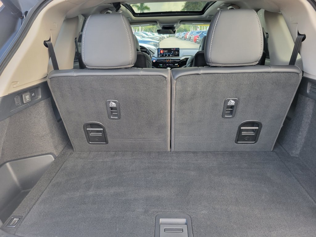 Used 2025 Acura MDX w/ Technology Package FWD image 8