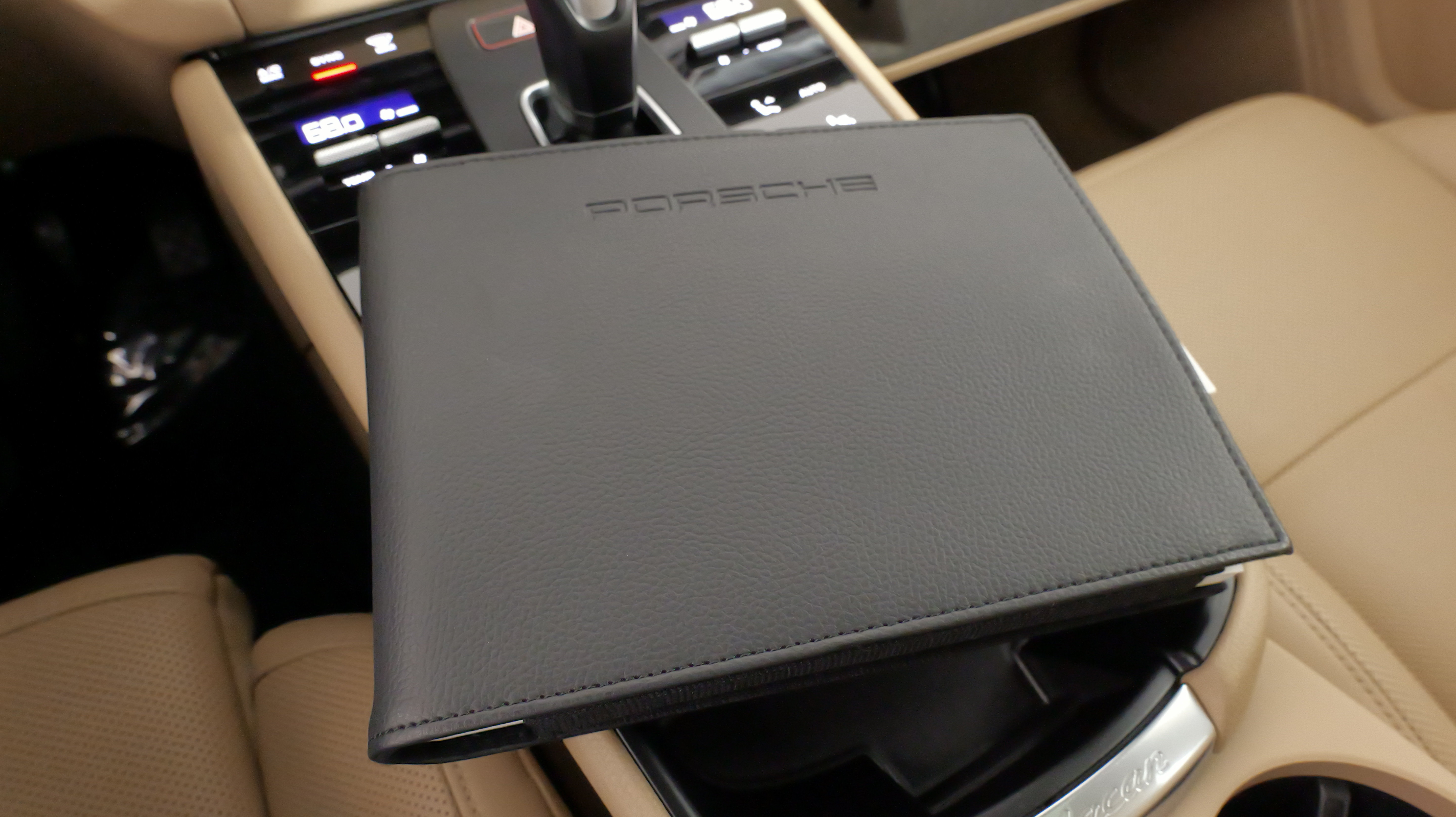 Used 2025 Porsche Macan AWD/4WD image 60