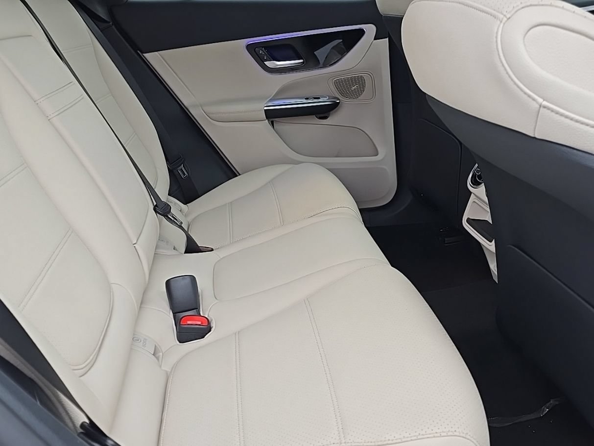 New 2026 Mercedes-Benz GLC 300 4MATIC image 33