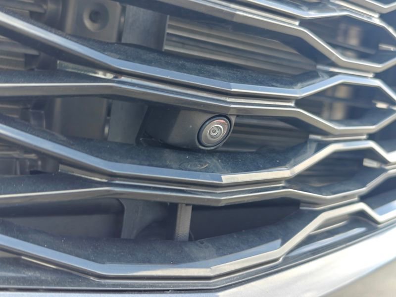 Used 2022 Chevrolet Equinox RS w/ RS Leather Package image 4