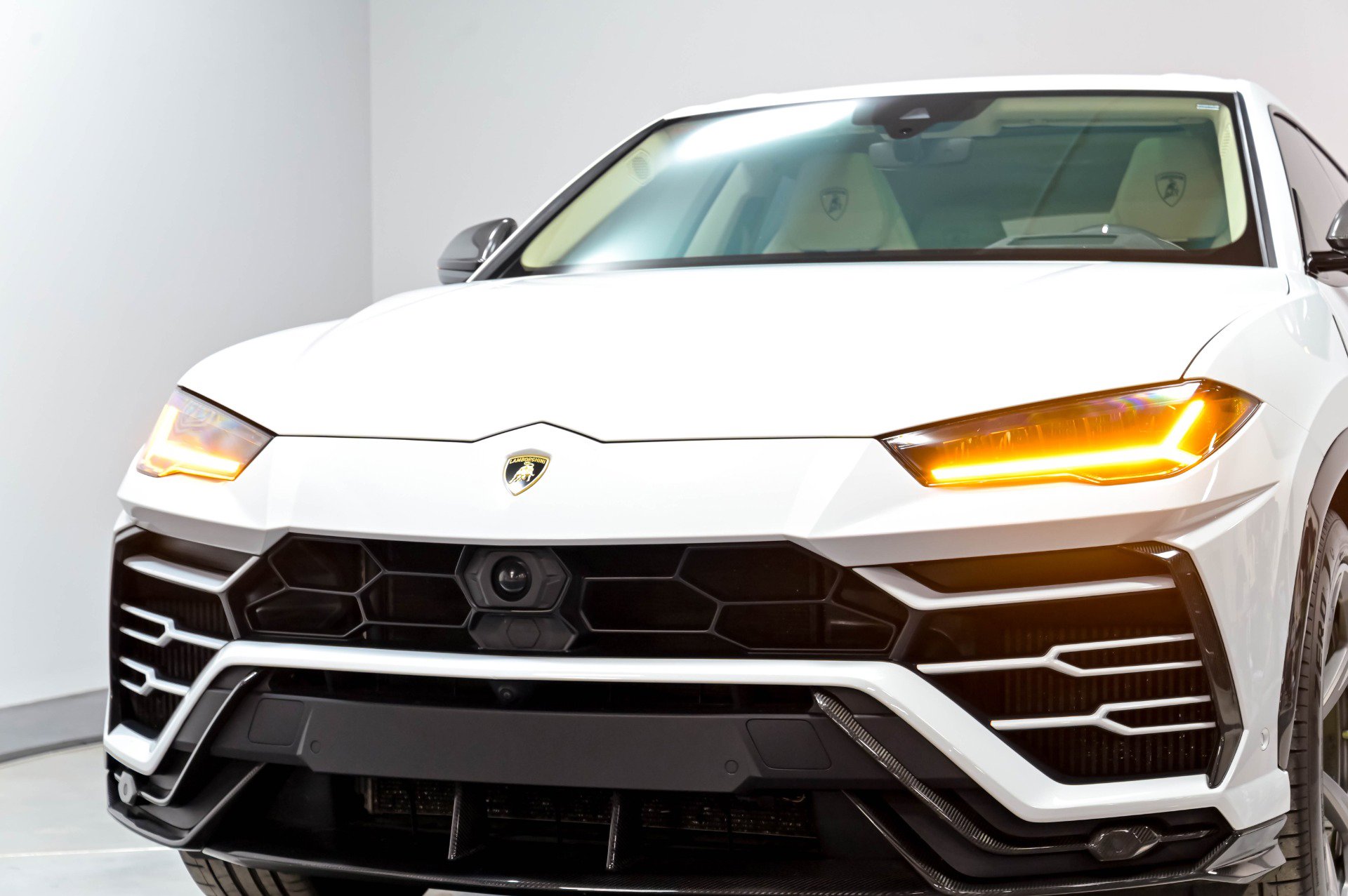 Used 2020 Lamborghini Urus AWD/4WD image 95