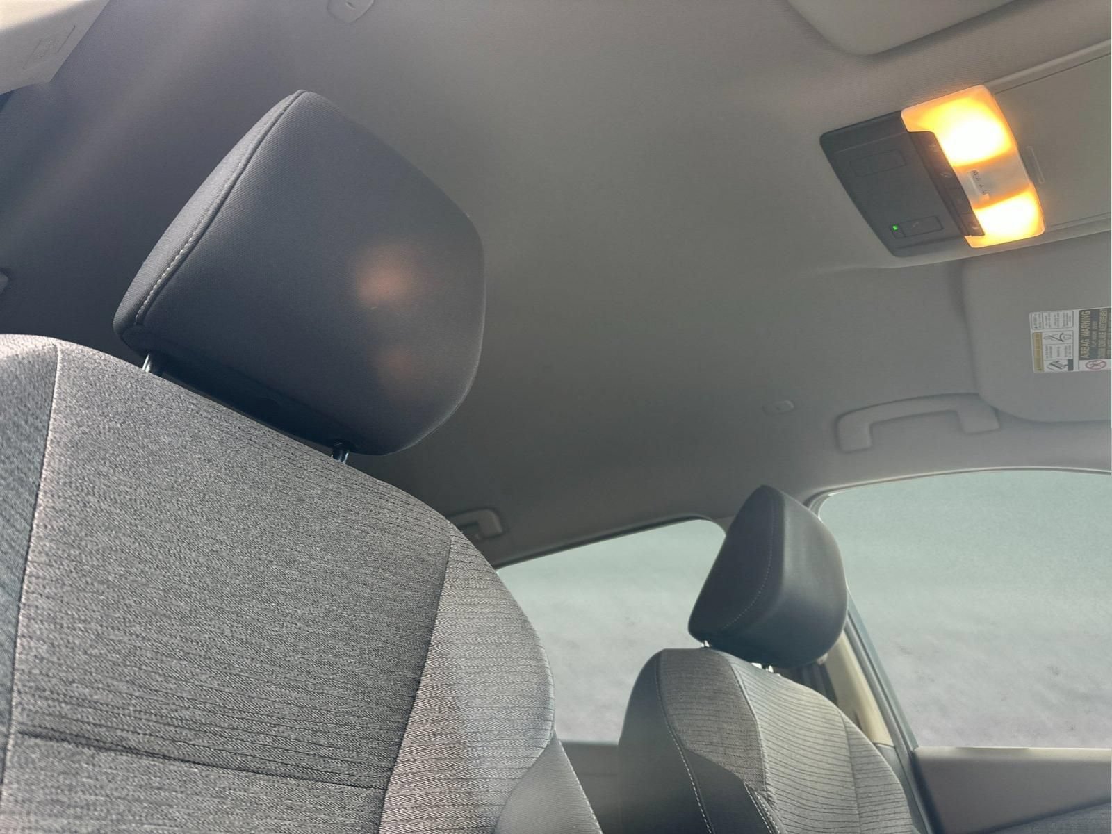 Used 2022 Nissan Rogue SV FWD image 17