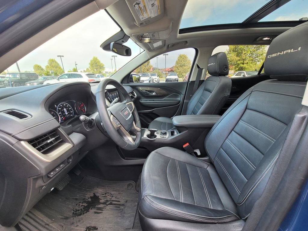 Used 2024 GMC Terrain Denali w/ Denali Premium Package image 13