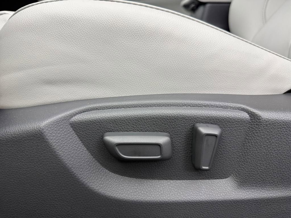 New 2026 Mitsubishi Eclipse Cross SEL image 13