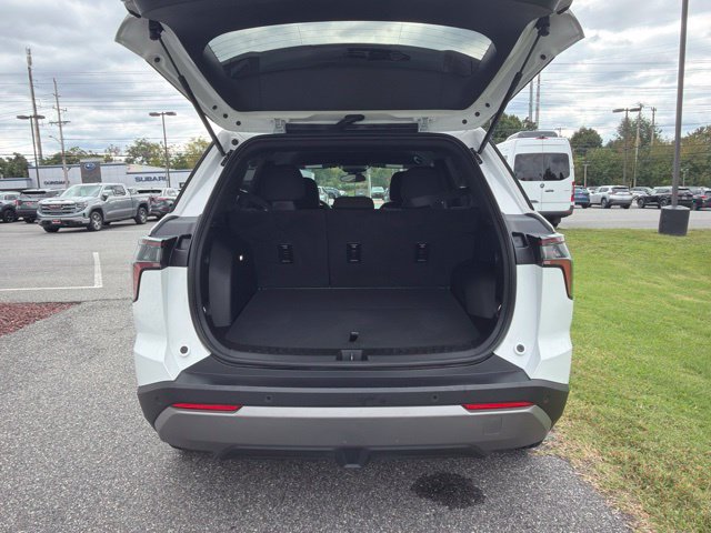 Used 2025 Chevrolet Equinox LT AWD/4WD image 8