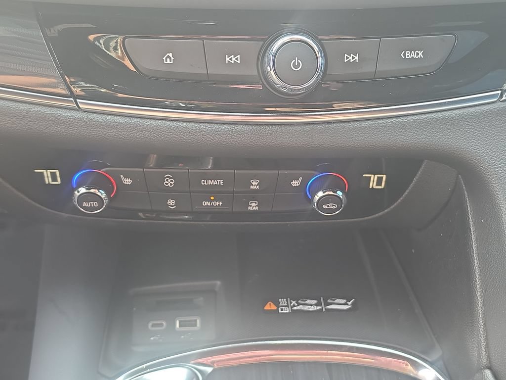 Certified 2023 Buick Enclave Essence FWD image 30