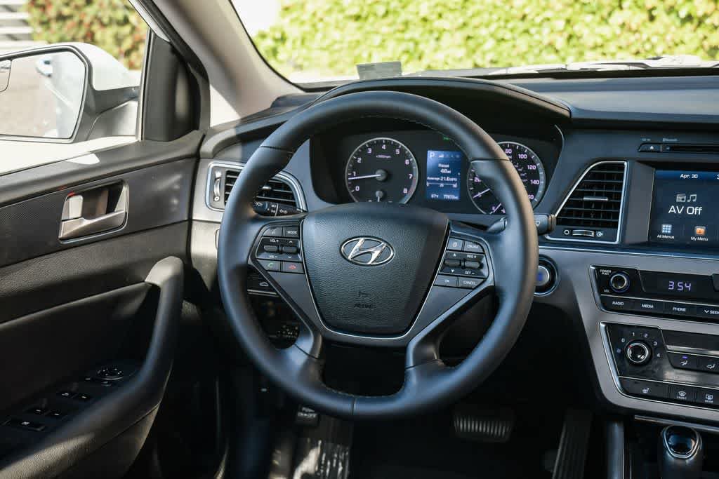 Used 2017 Hyundai Sonata Sport w/ Value Edition Package 02 FWD image 12