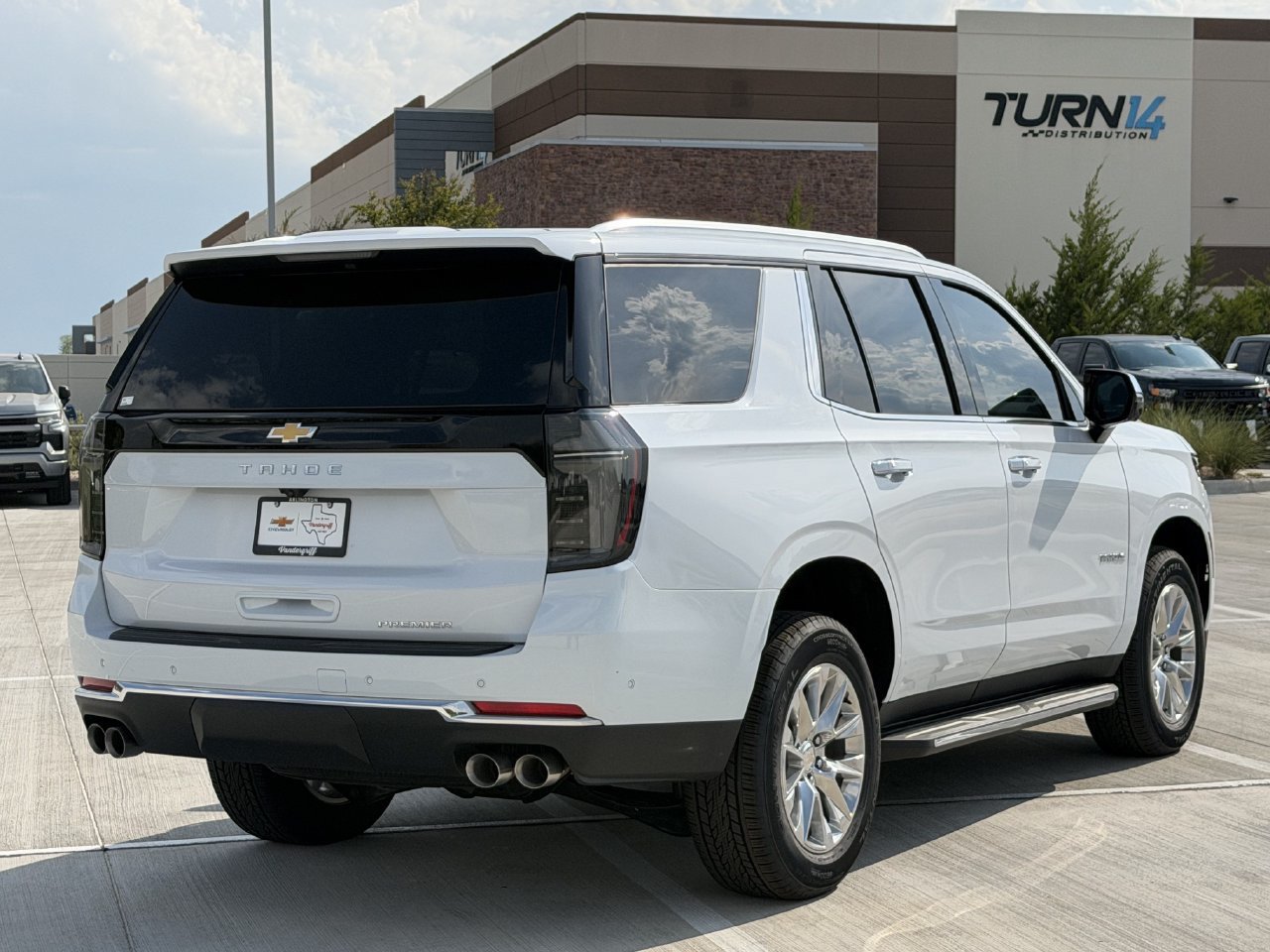 New 2026 Chevrolet Tahoe Premier w/ Sun And Tow Package AWD/4WD image 4