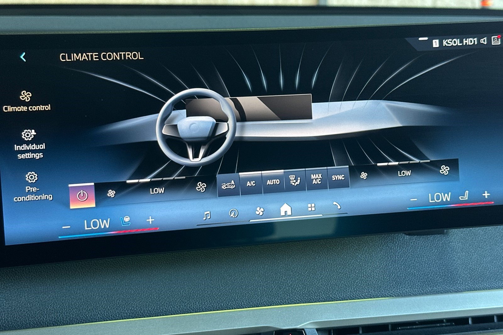 Certified 2024 BMW iX xDrive50 w/ Premium Package AWD/4WD image 28
