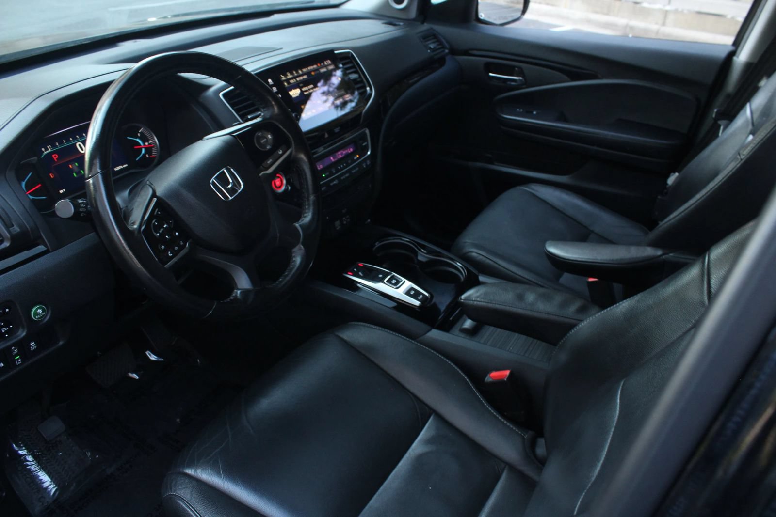 Used 2020 Honda Pilot Touring image 11