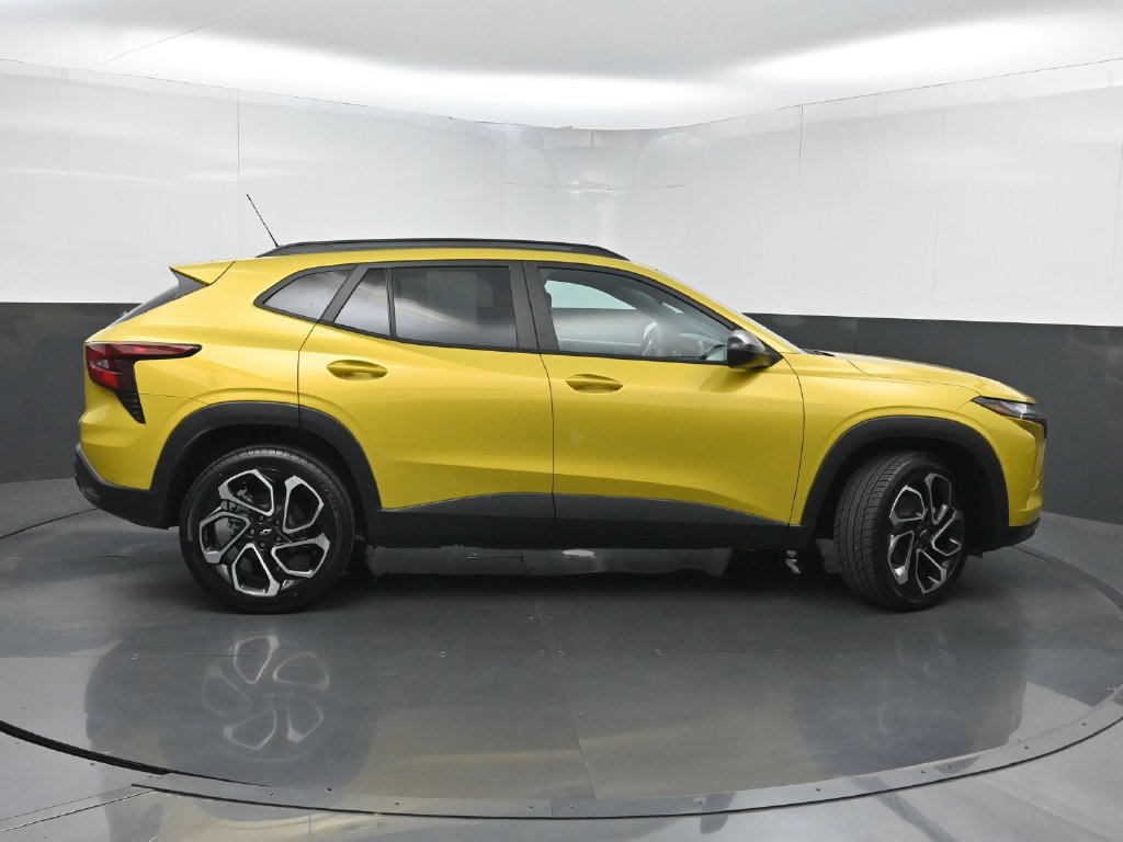 Used 2024 Chevrolet Trax RS FWD image 40