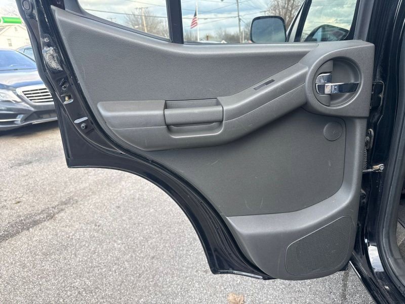 Used 2012 Nissan Xterra PRO-4X w/ Pro-4x Leather Pkg image 13