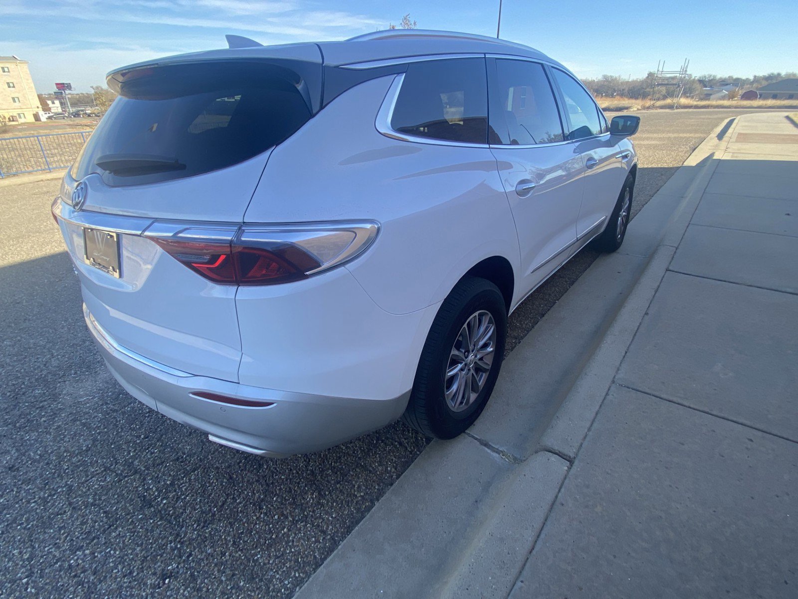 Used 2024 Buick Enclave Premium AWD/4WD image 7